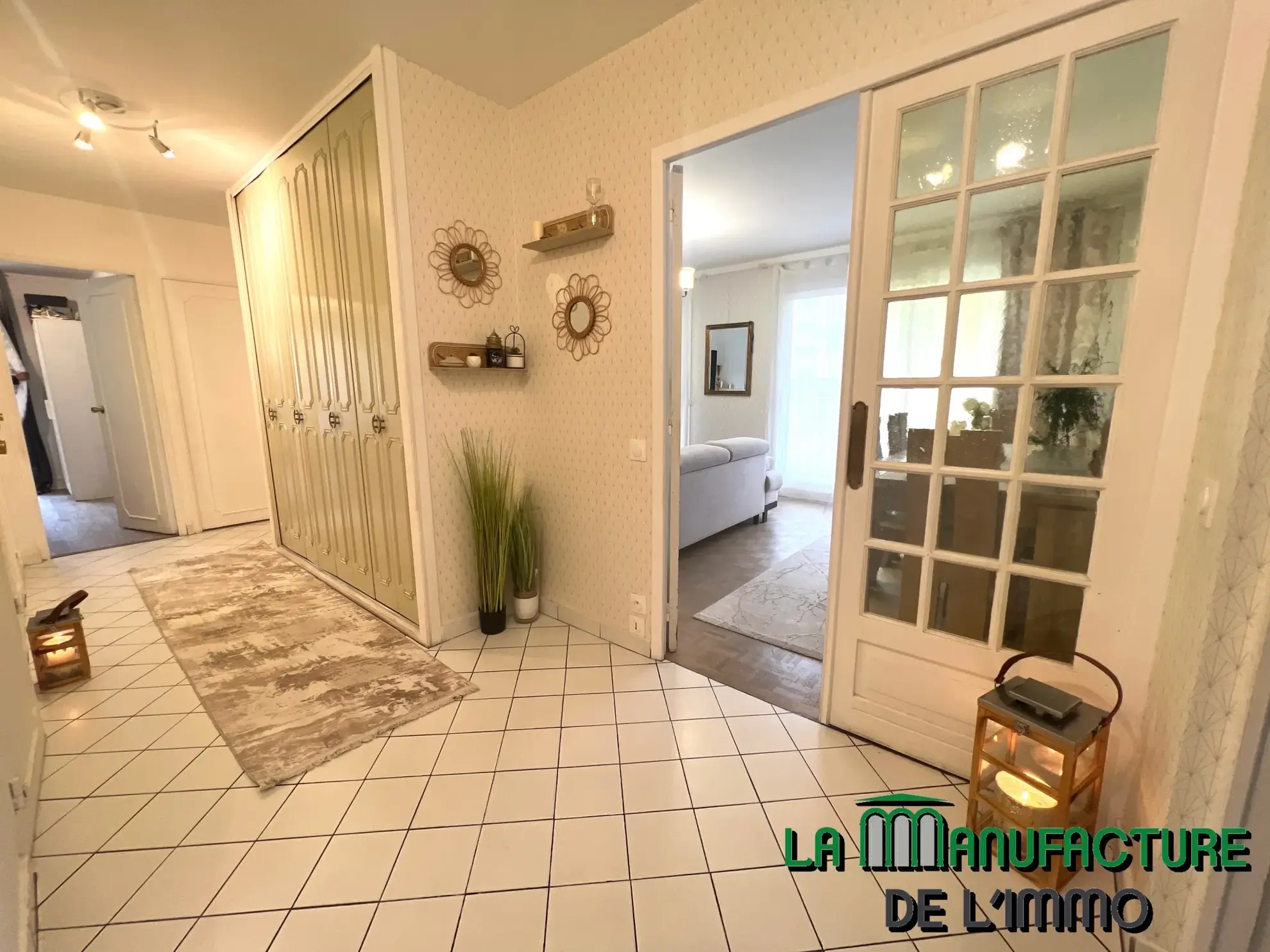 Appartement F5 de 98.16 m2 - 4 balcons - cave et garage / Bergson 
