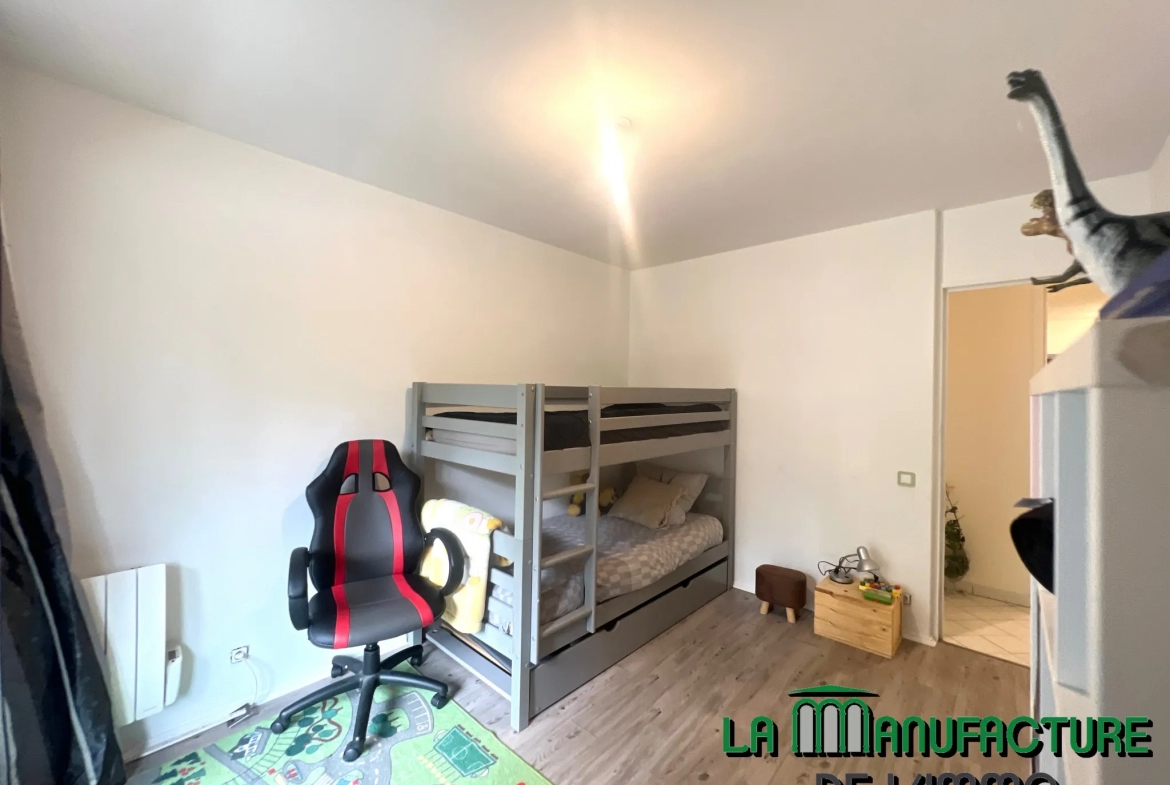 Appartement F5 de 98.16 m2 - 4 balcons - cave et garage / Bergson 