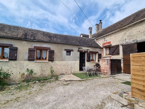 Maison de village à Pont sur yonne - Authenticité et matériaux en pierre
