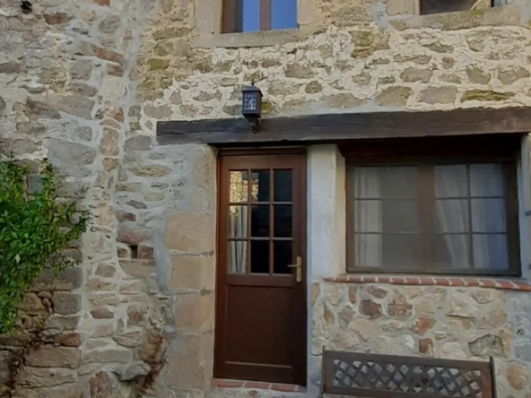 Maison en pierre de 200m2 au cœur d'un hameau 