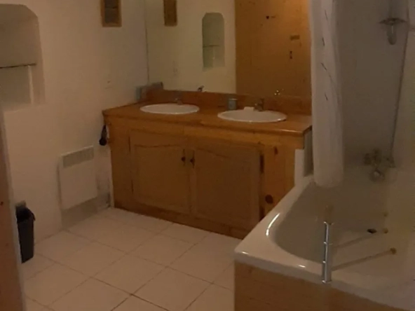 Maison en pierre de 200m2 au cœur d'un hameau 