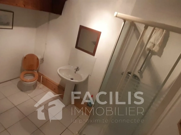 Maison en pierre de 200m2 au cœur d'un hameau 