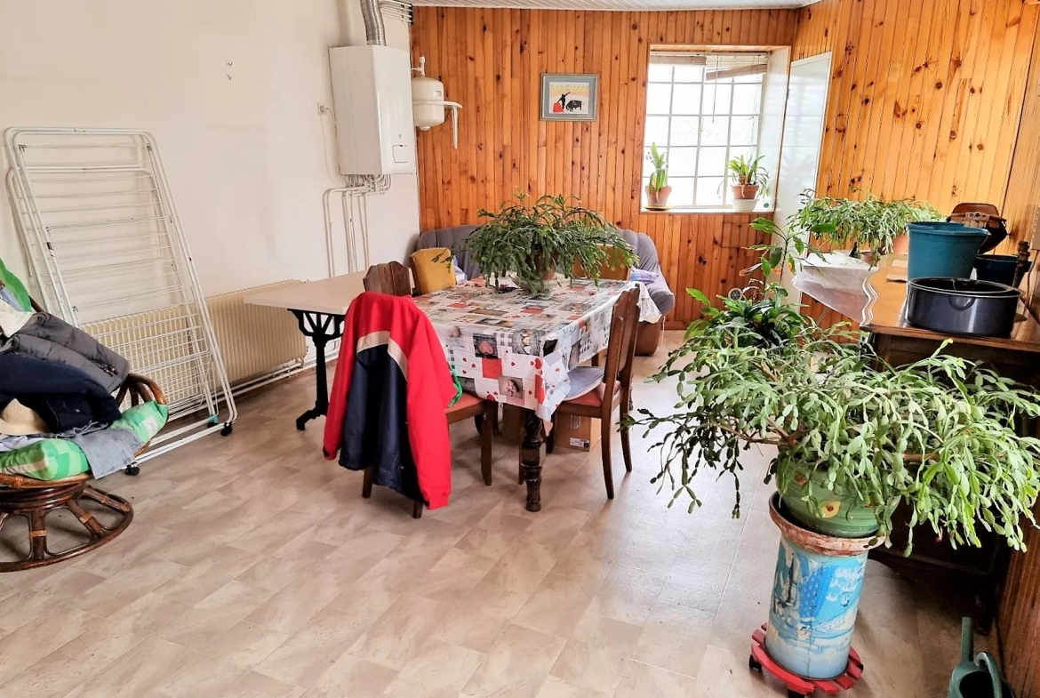 Maison de bourg de 204m2 avec terrain et garage à acheter à Saint-Amant-Tallende avec HP Immobilier 