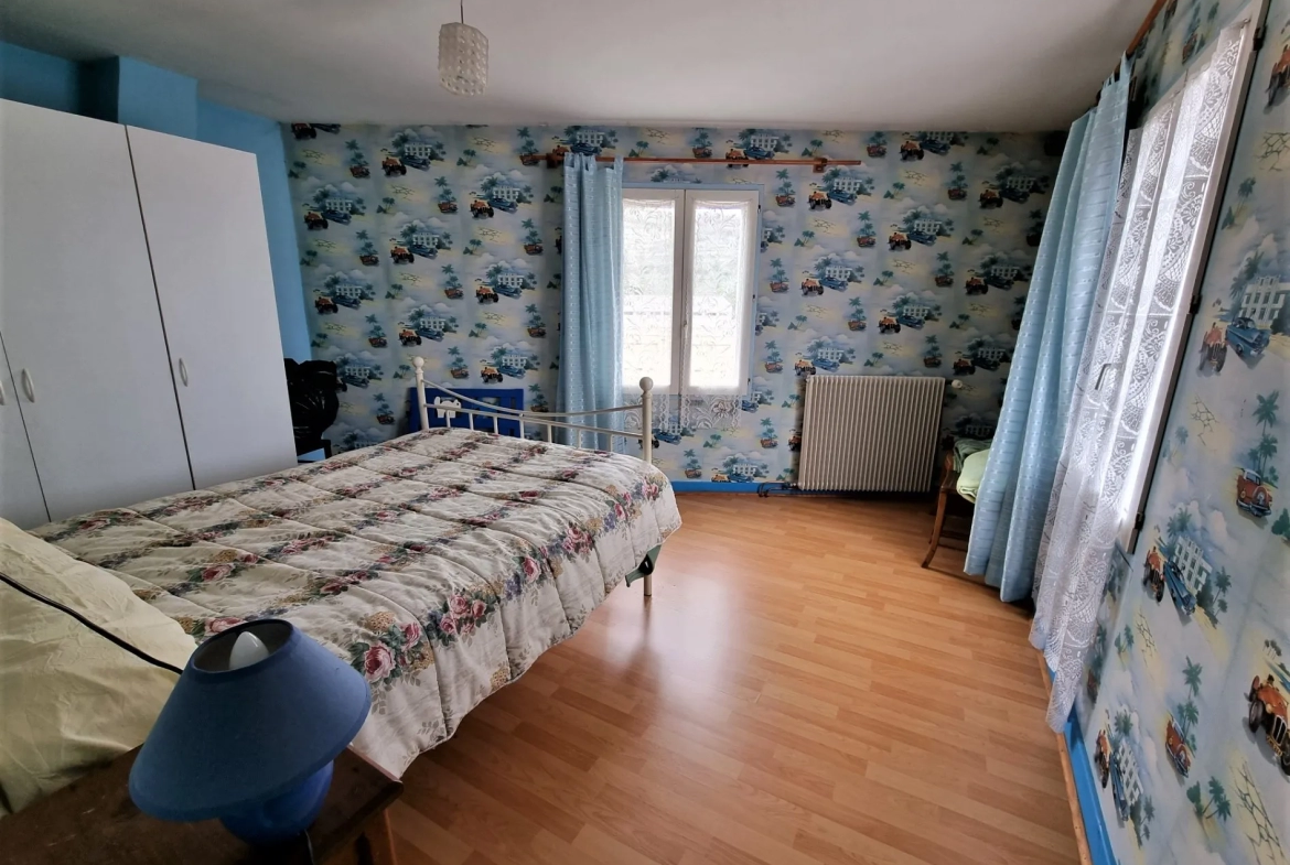 Maison de bourg de 204m2 avec terrain et garage à acheter à Saint-Amant-Tallende avec HP Immobilier 