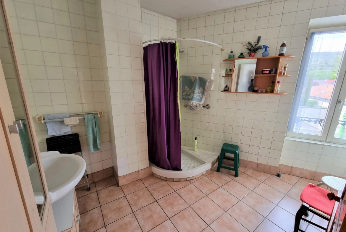 Maison de bourg de 204m2 avec terrain et garage à acheter à Saint-Amant-Tallende avec HP Immobilier 
