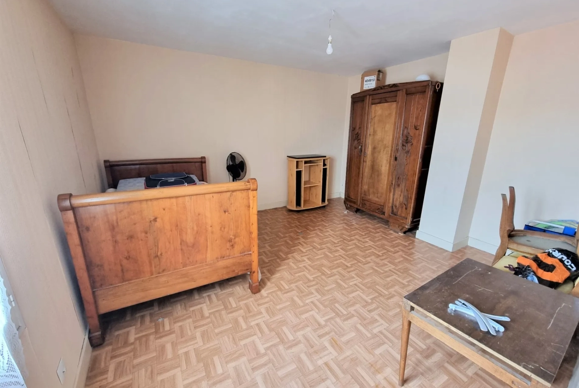 Maison de bourg de 204m2 avec terrain et garage à acheter à Saint-Amant-Tallende avec HP Immobilier 