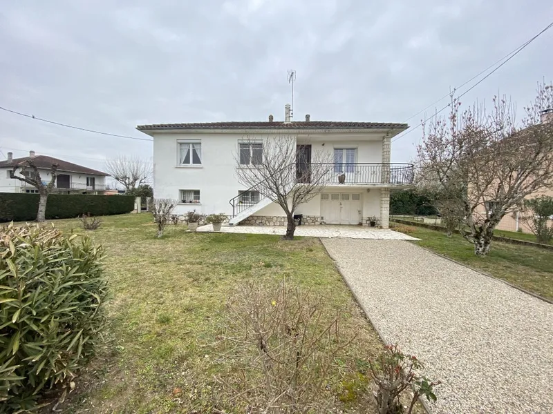 Vente - Villa avec jardin à St Sylvestre sur Lot - 140m2 - 4 chambres 