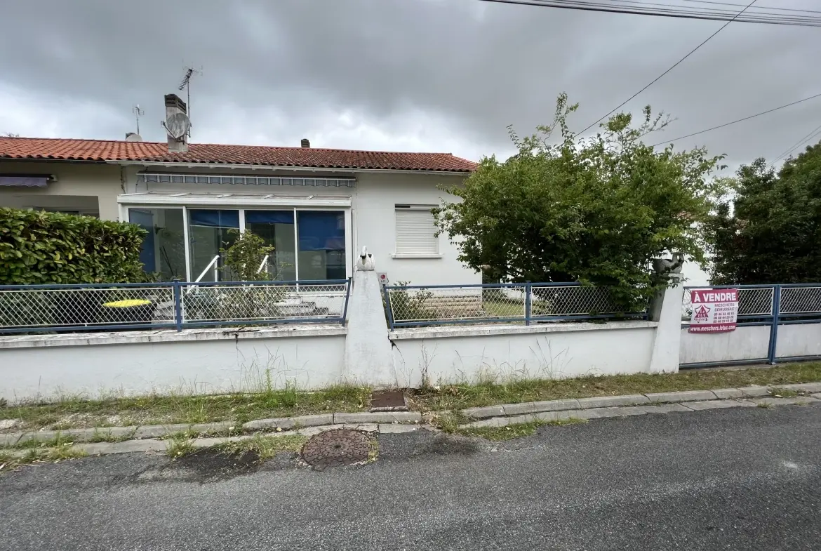 Maison à Restaurer à Meschers-sur-Gironde près de la Plage 