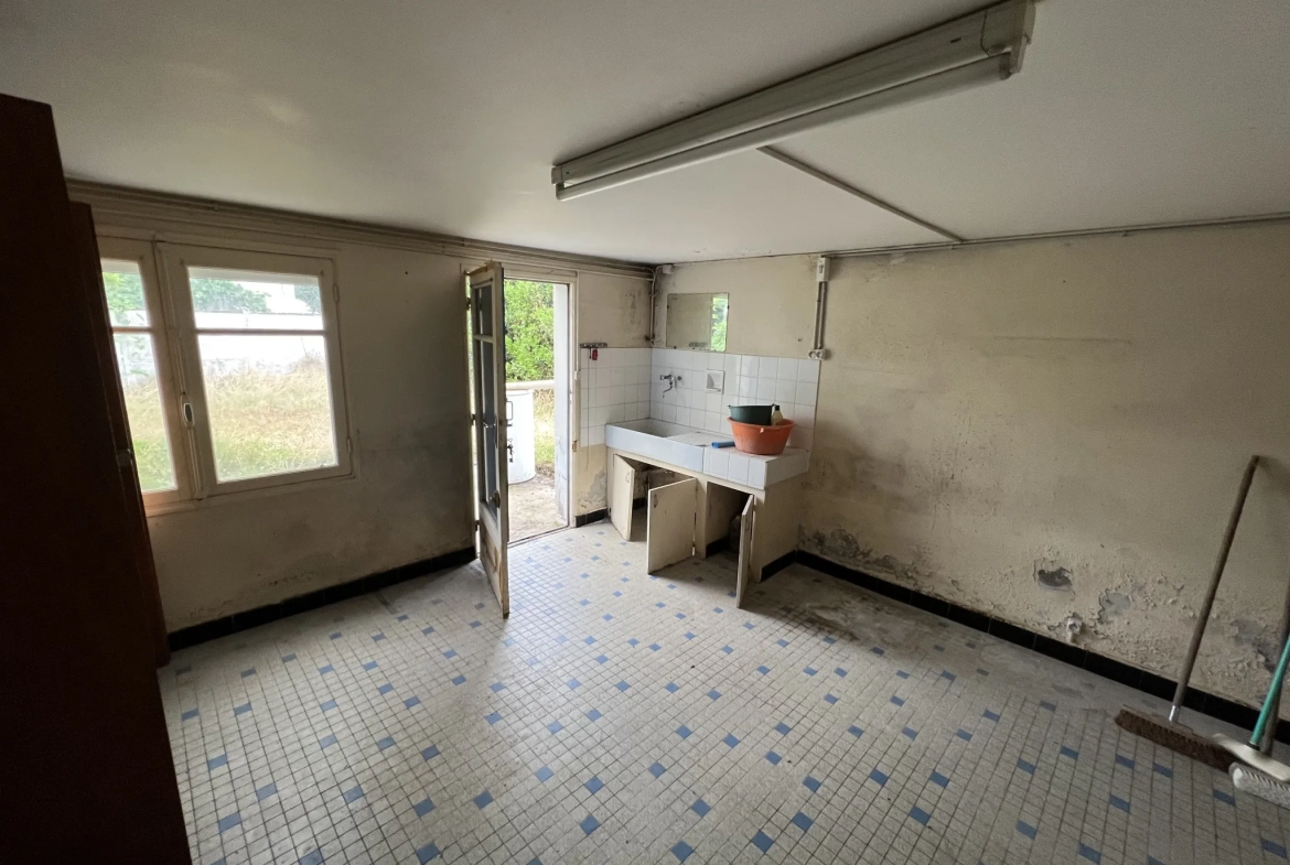 Maison à Restaurer à Meschers-sur-Gironde près de la Plage 