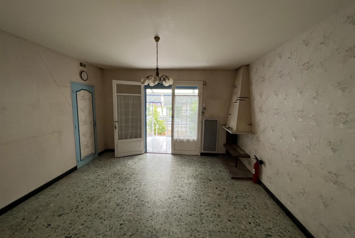 Maison à Restaurer à Meschers-sur-Gironde près de la Plage 