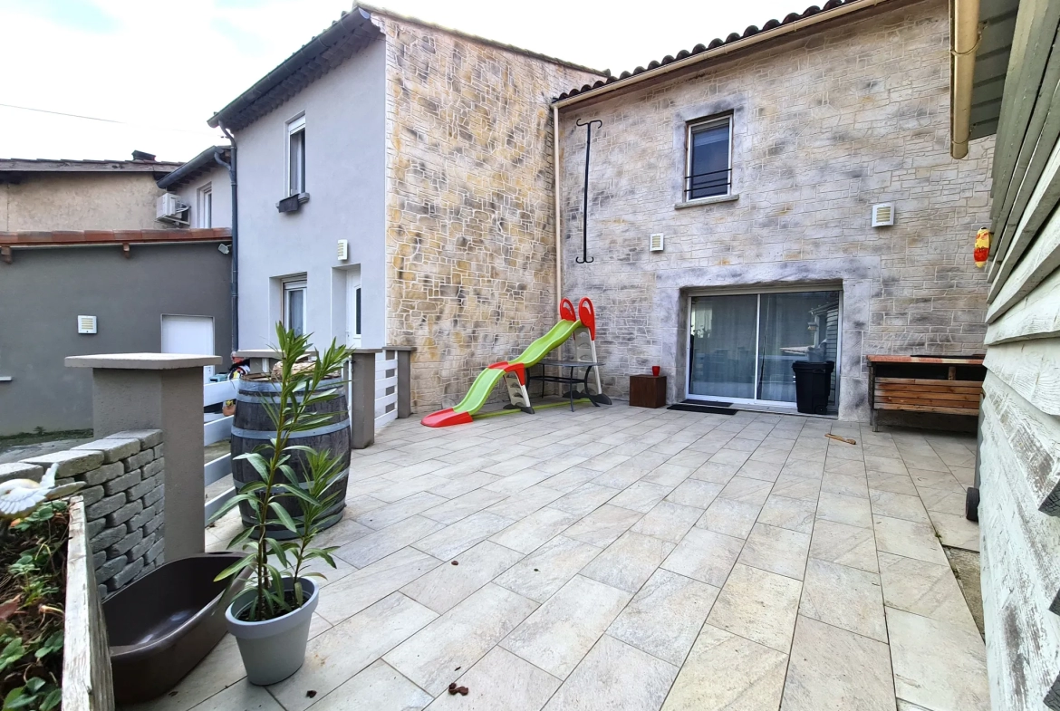 Maison de hameau, garage et jardin à Labruguière 