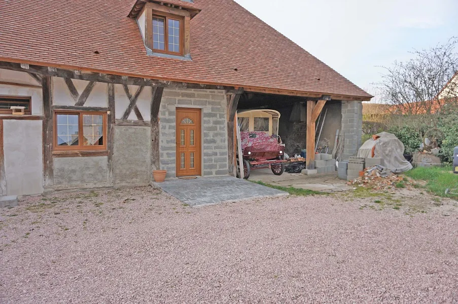 Maison Bourbon - Charmante maison du 17ème siècle à colombage 