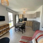 A Vendre La Londe-Les-Maures (83), en centre ville appartement T2 en parfait état, meublé, exposition Sud Est