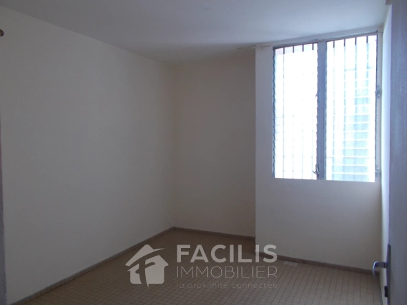 Appartement de type F4 proche de toutes commodités à Basse-Terre 