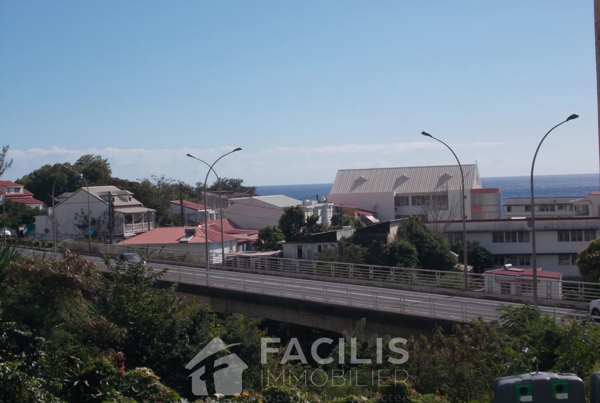 Appartement de type F4 proche de toutes commodités à Basse-Terre 