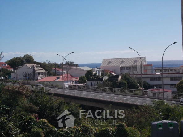 Appartement de type F4 proche de toutes commodités à Basse-Terre 