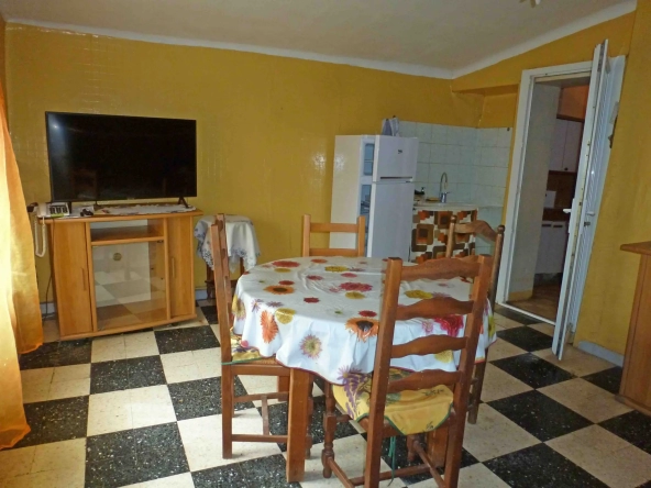 Maison T5 à rénover sur 279m2 de terrain à Sigean 