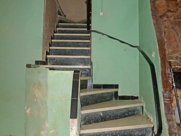 Maison T5 à rénover sur 279m2 de terrain à Sigean 