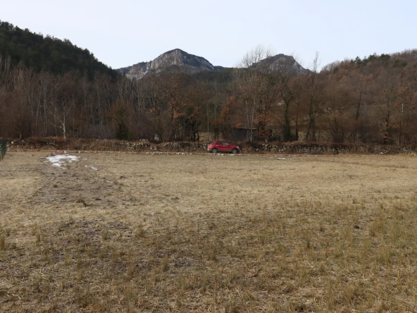 Terrain à bâtir au calme - proche du centre-ville