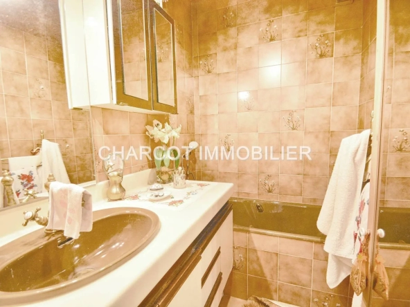 Vente appartement de 49 m2 à Lyon 5ème arrondissement - Type 2 avec cave et parking 