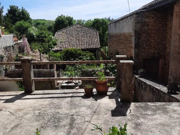 Maison de village à Lacapelle-Biron avec jardin 