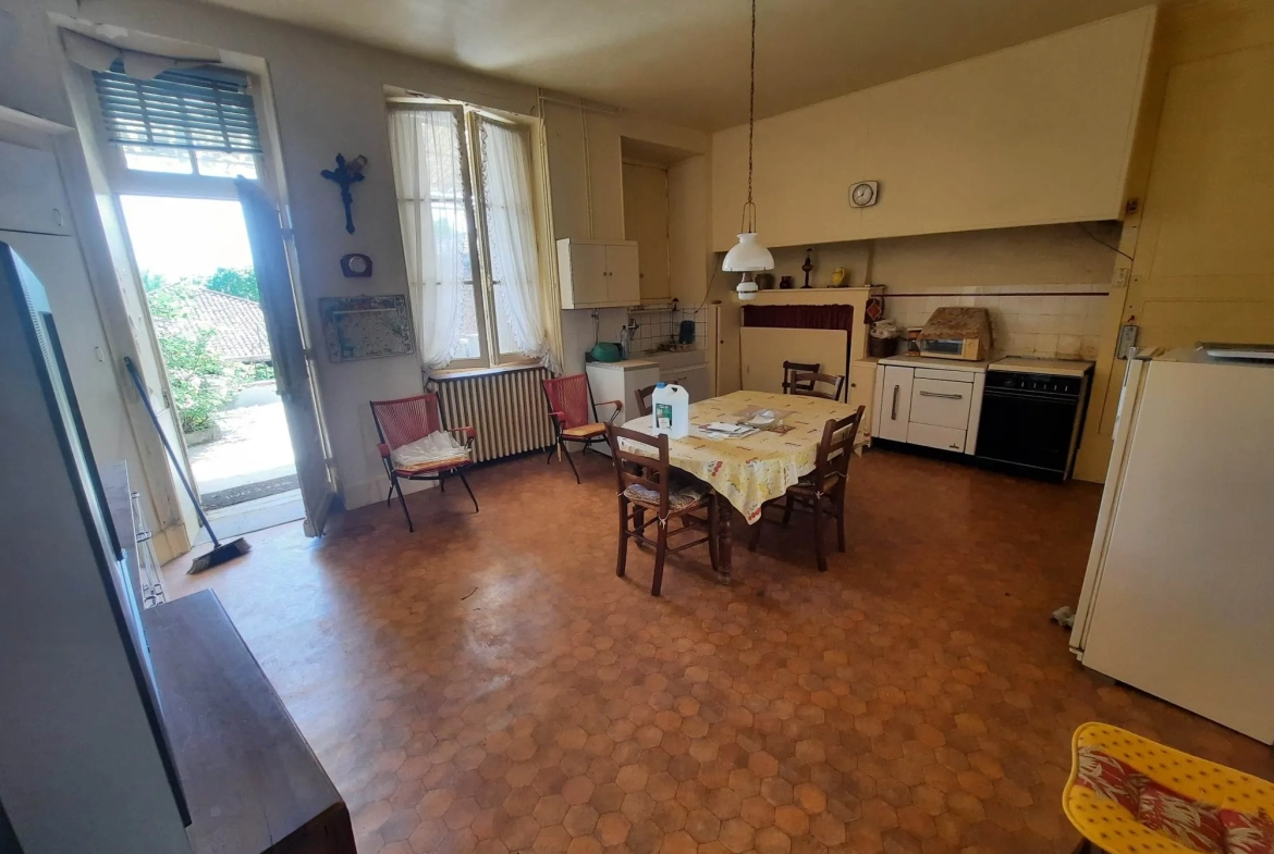 Maison de village à Lacapelle-Biron avec jardin 