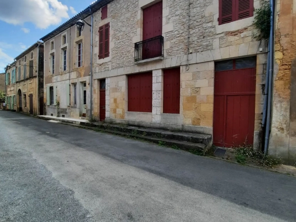 Maison de village à Lacapelle-Biron avec jardin 