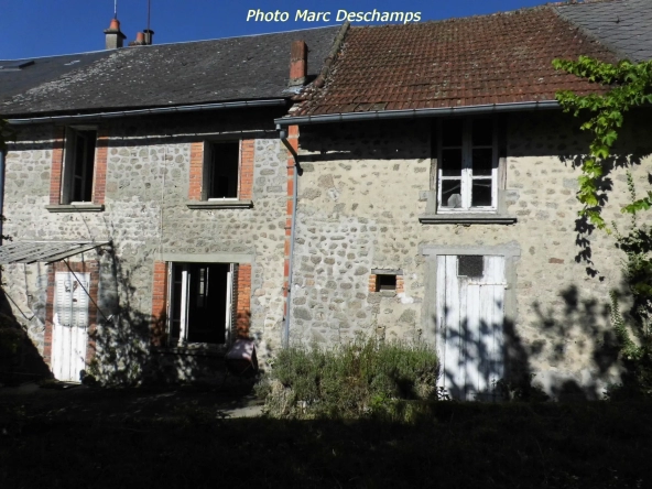 Maison de village à rénover, 3 chambres, ~100m2 avec garage et jardin 190m2