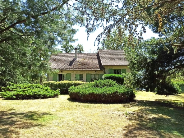 Maison d'architecte de 150 m2 à vendre à 15 minutes de Vichy 