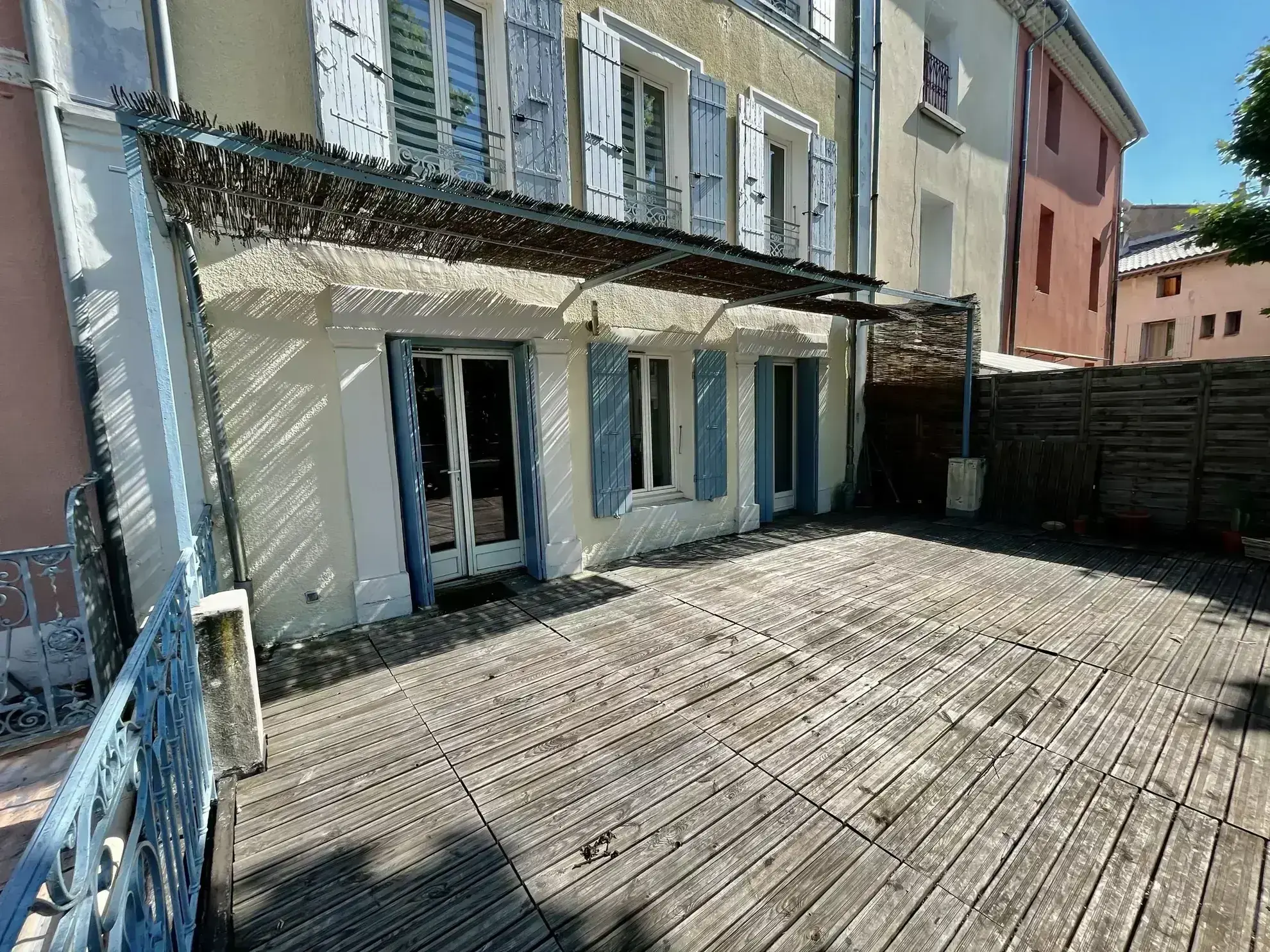 Appartement de 99m2 avec terrasse au centre de Vaison la Romaine 