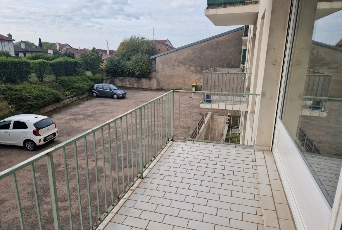 Appartement T3 avec terrasse et parking à Seichamps 