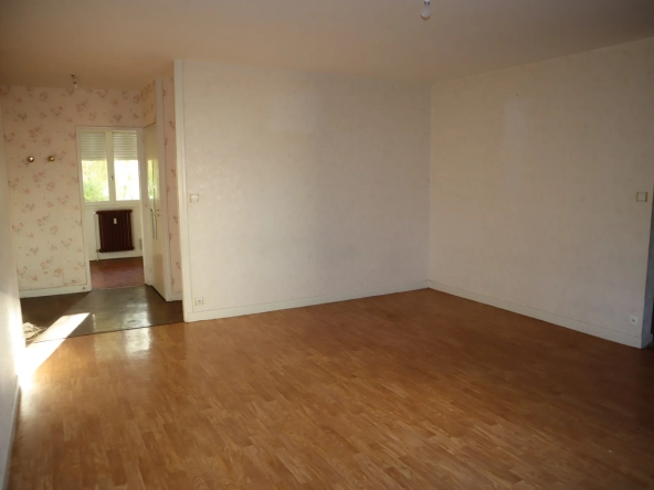 Appartement à rénover au rez-de-chaussée à Autun