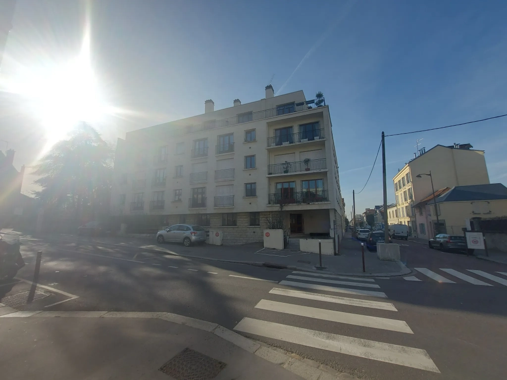 À vendre à Versailles (78) : grand STUDIO / 2 pièces