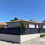 Vente - Villa de plain-pied à Sablet - Double séjour, 3 chambres, garage