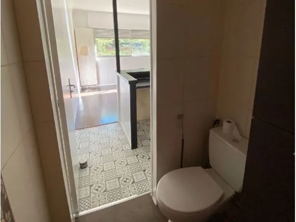 Grand studio de 30m2 à Antony pour investisseur ou primo-accédant! 