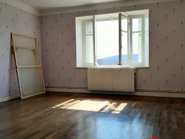 Longère de 115 m2 de type 4 avec un terrain de 2010 m2 