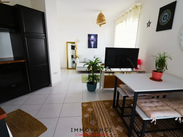 Appartement T2 avec terrasse à vendre à Port Marianne, Montpellier 