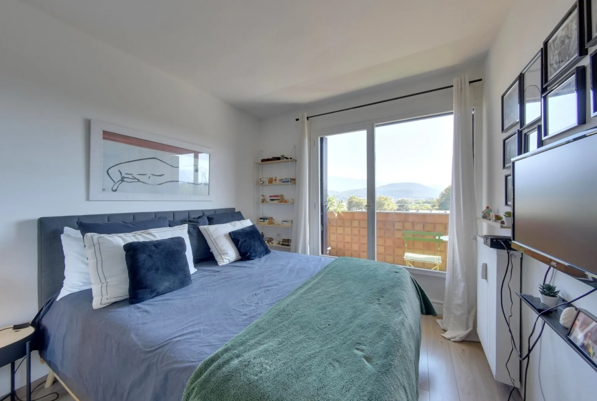 Appartement T3 lumineux avec vue dégagée - Grenoble 