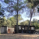 Terrain de loisirs en garrigue, gîte insolite à Milhaud 30540