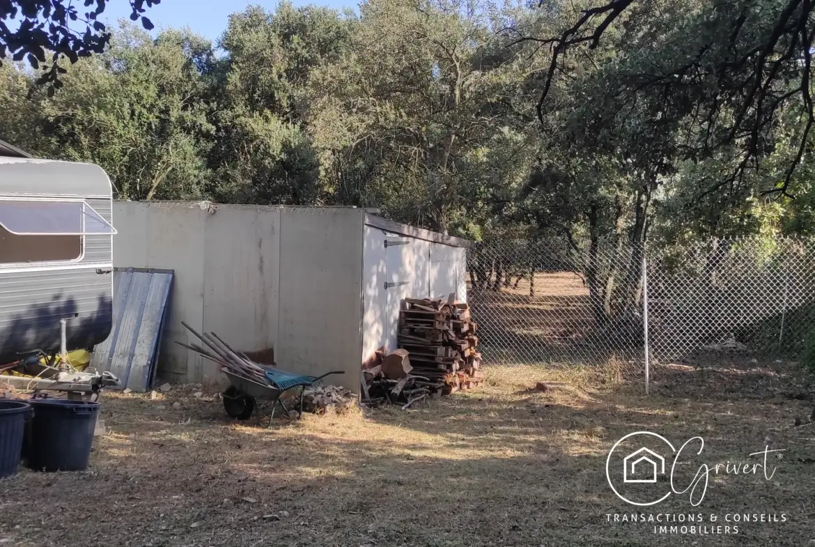 Terrain de loisirs en garrigue, gîte insolite à Milhaud 30540 