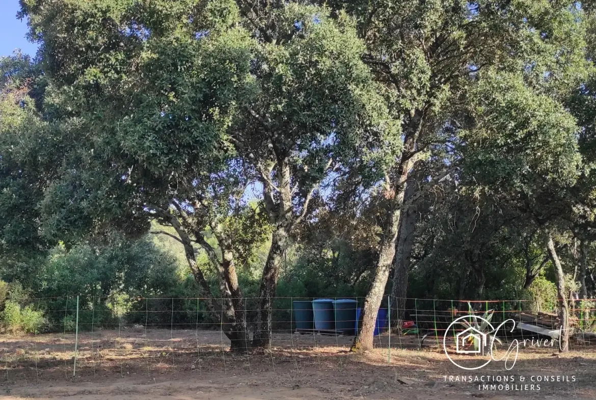 Terrain de loisirs en garrigue, gîte insolite à Milhaud 30540 