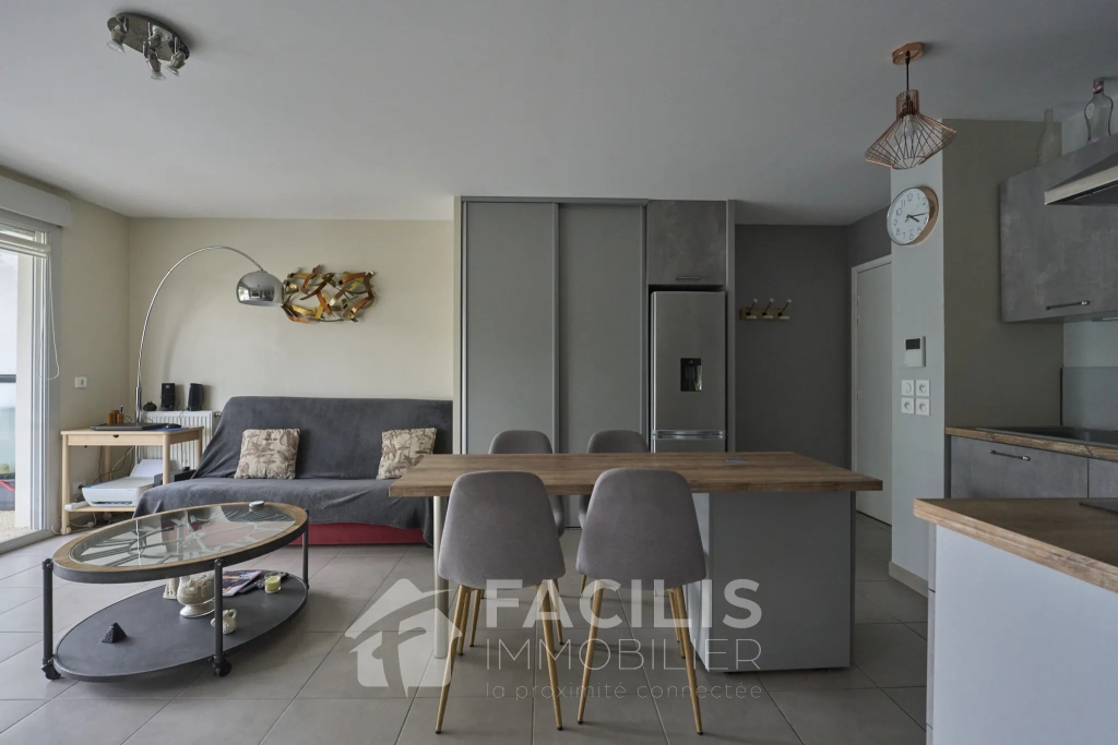 Appartement récent sans vis à vis dans résidence de standing à St Priest