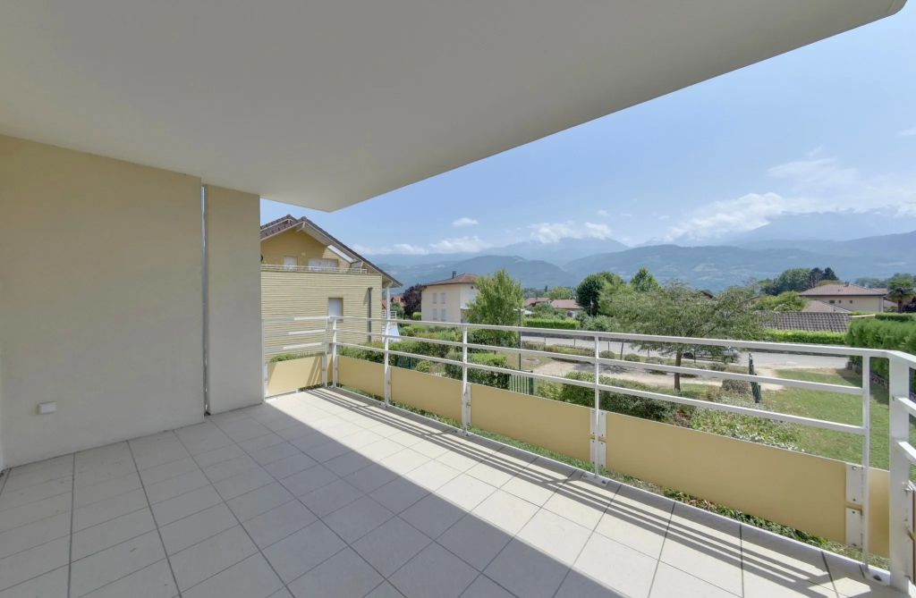 Appartement contemporain avec vue sur les montagnes à Crolles