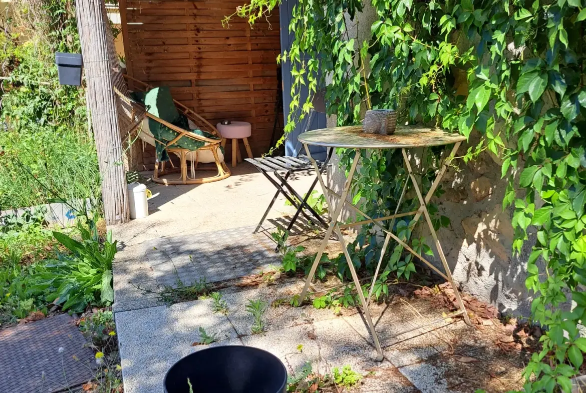 Appartement Type 2 avec Terrasse et Parking à Gardanne 13120 