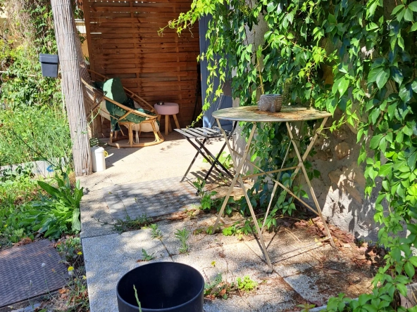 Appartement Type 2 avec Terrasse et Parking à Gardanne 13120 
