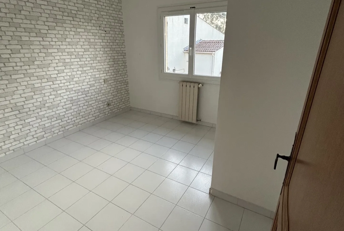 Appartement T4 à Castries avec terrasse et jardin - IMMOVANCE GROUPE 