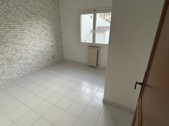 Appartement T4 à Castries avec terrasse et jardin - IMMOVANCE GROUPE 