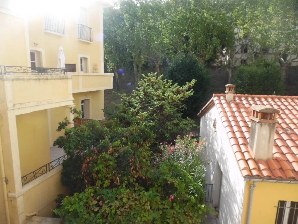 Appartement T3 en triplex + T2 indépendant - AMELIE LES BAINS