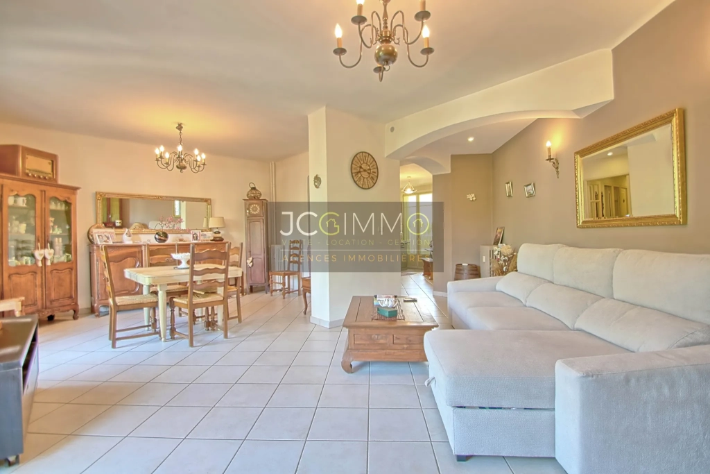 Appartement T3 (ex T4) de 87m² + cave à Toulon