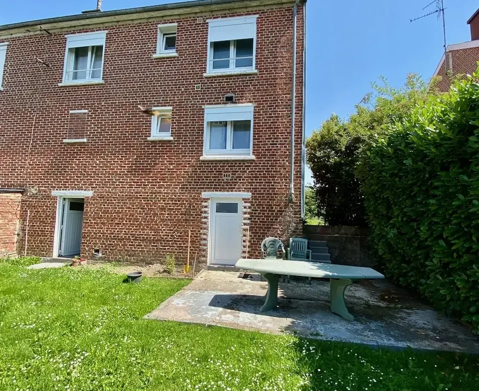 Superbe Maison Semi-Individuelle en Briques à Maubeuge 